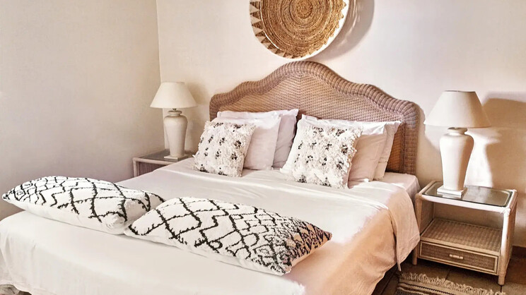  Superior Plaza Apartment 